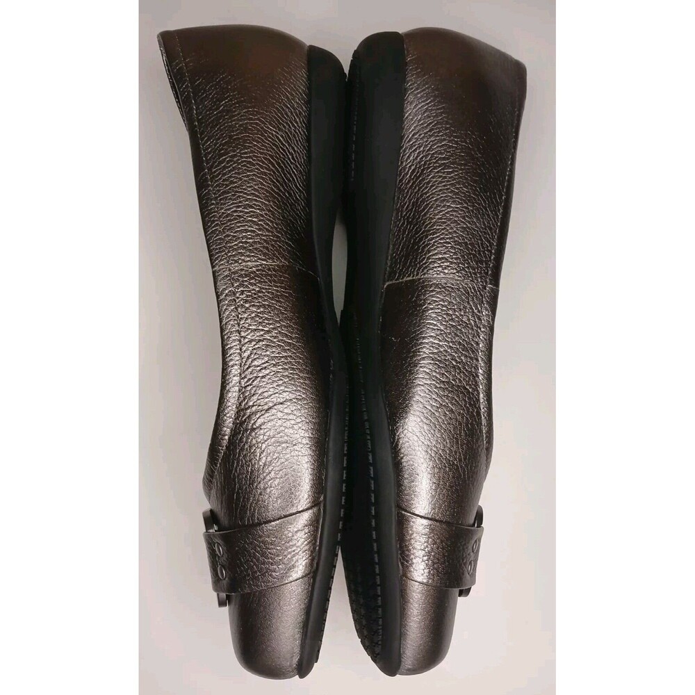 NIB Trotters Sz 10.5 W Sizzle Metallic Leather Metal Buckle Comfort Ballet Flat - Picture 5 of 16